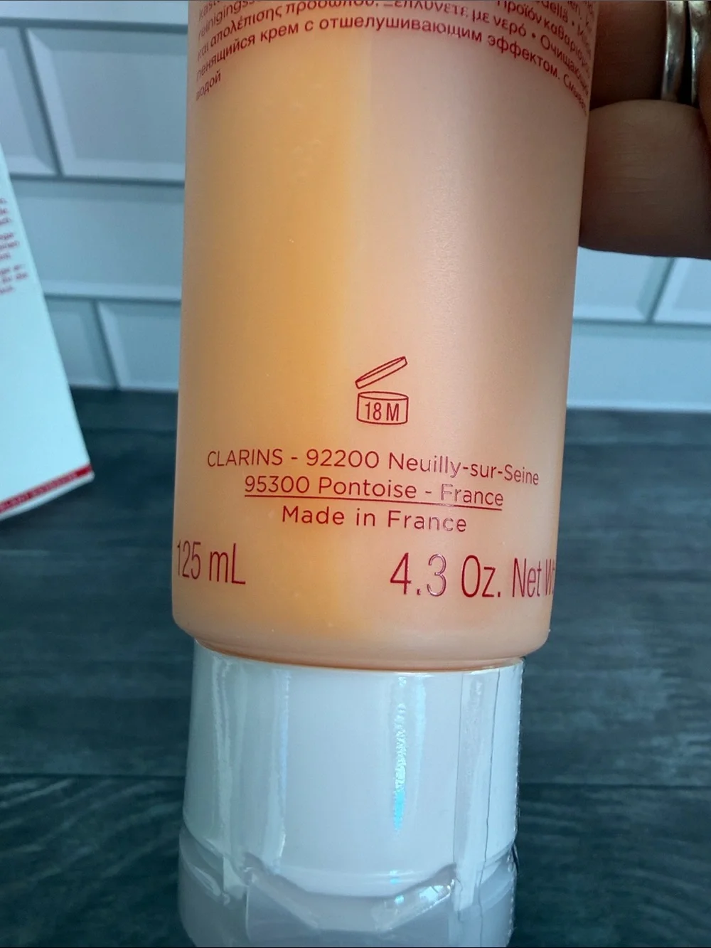 Clarins One-Step Gentle Exfoliating Cleanser – Orange